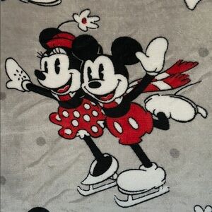 Disney Festive Children’s Mickey and Minnie Gray Blanket Set.